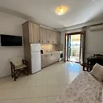 Sia's * Naxos City