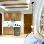 Sia's Naxos City