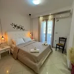 Sia's * Naxos City