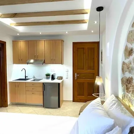 Sia's Naxos City